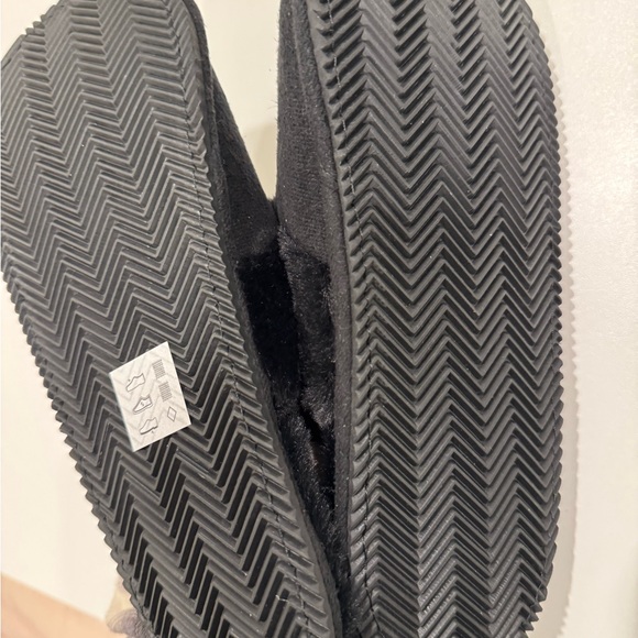 Ralph Lauren Black Faux-Fur Mule Slippers with Polo Logo - Picture 3 of 4